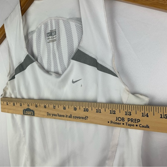 Nike Fit Dry White Sleeveless Workout Tank Top - Picture 13 of 14
